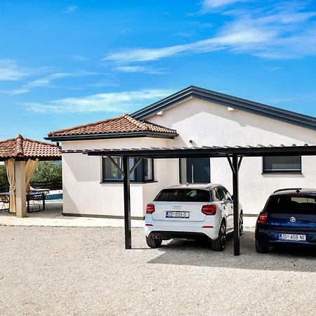 Wonderful Holiday House Bruno With Heated Pool Zadar Exterior foto