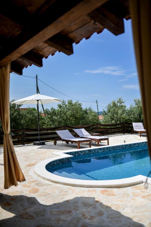 Wonderful Holiday House Bruno With Heated Pool Zadar Exterior foto