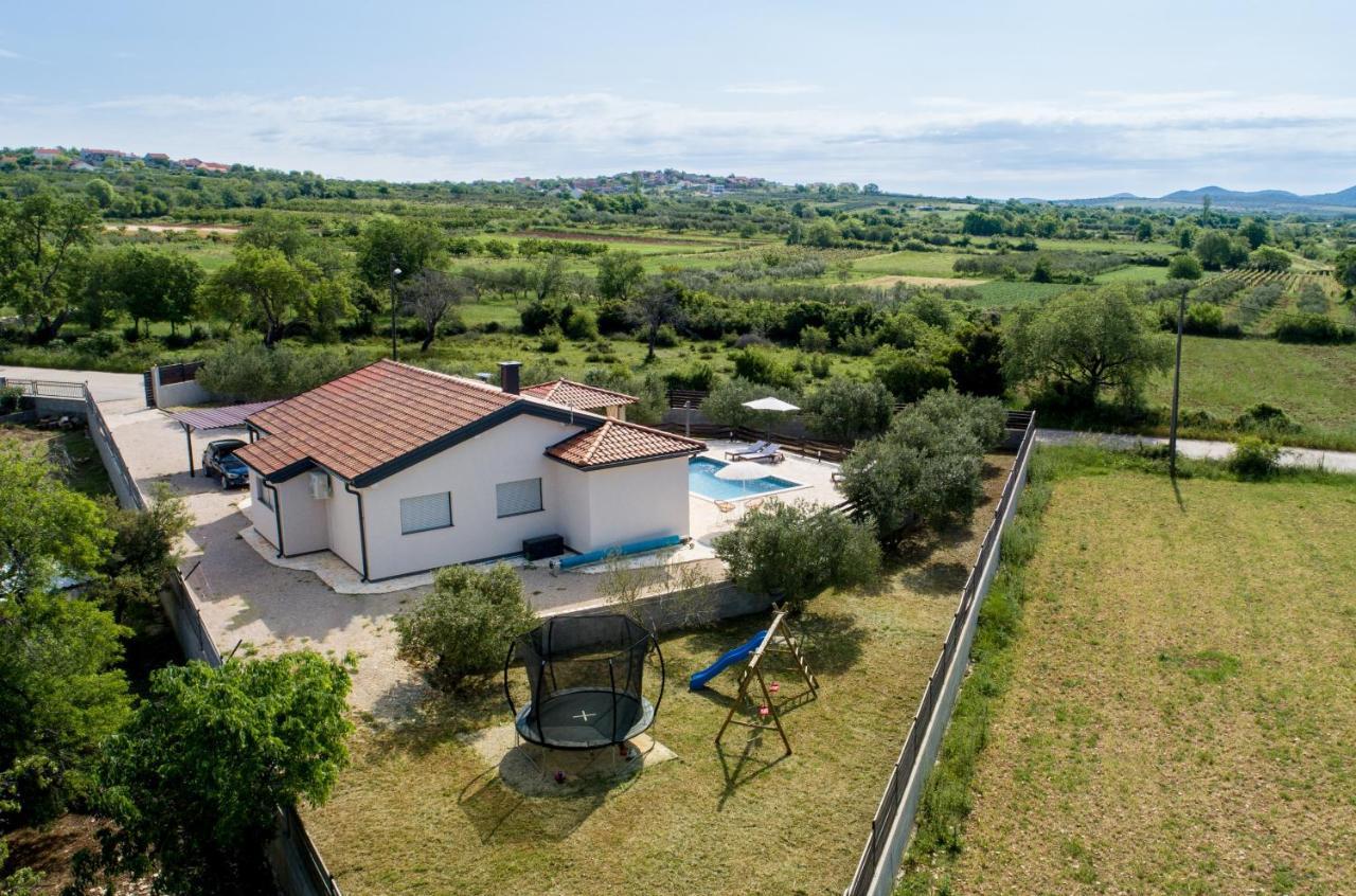 Wonderful Holiday House Bruno With Heated Pool Zadar Exterior foto